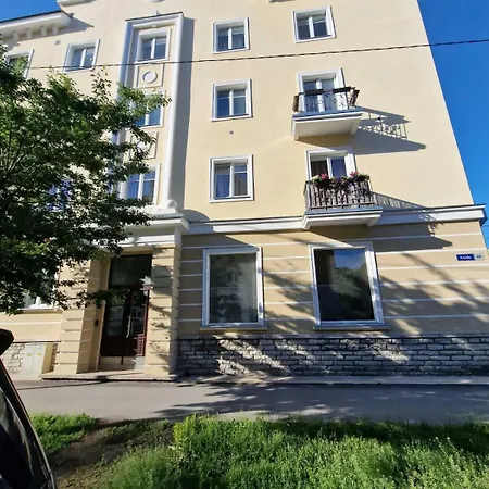 Steps From A Le Coq And Old Town Apartment *